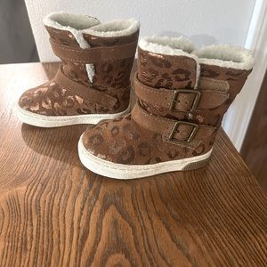 Brown leopard toddler boots